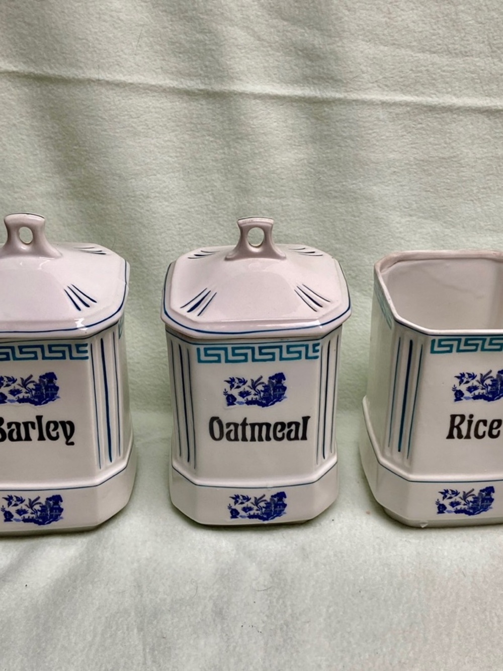 Vintage, Rare, Set of 3  Blue Willow Ceramic Canisters with 2 Lids 9in x 4.5in